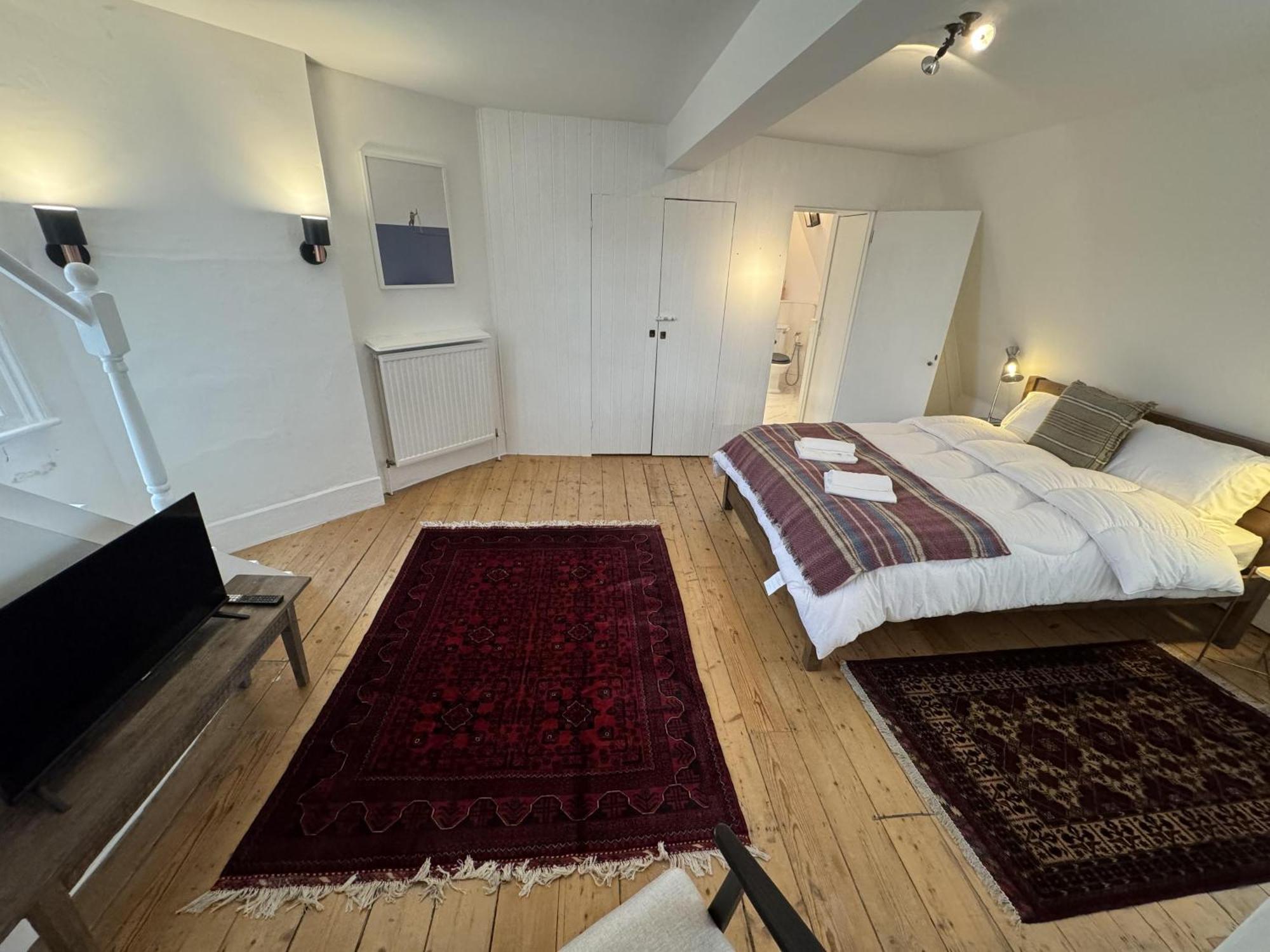 Centrally Located Stunning 3bed 2bath Se1 *